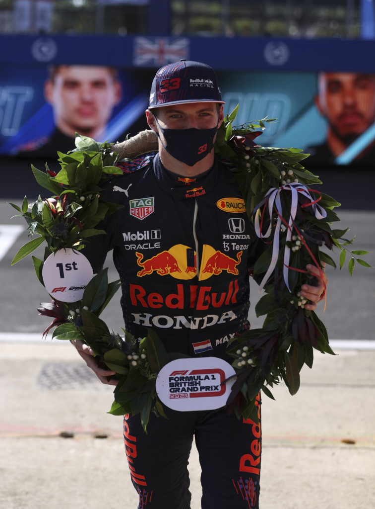 GP Βρετανίας: Ο Φερστάπεν προσπερνά τον Χάμιλτον για να κερδίσει το πρώτο F1 Sprint