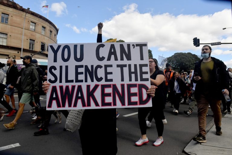 Διαδηλώσεις κατά του λοκντάουν σε Σίδνεϊ & Μελβούρνη