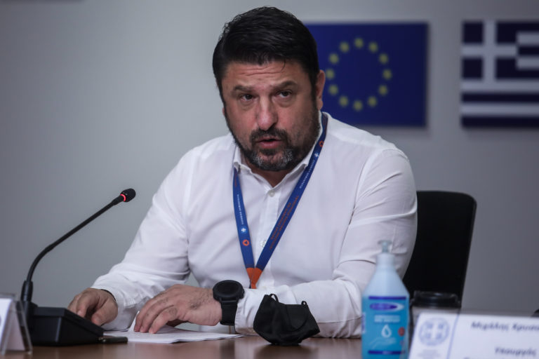 Ανακοινώσεις Χαρδαλιά: Μόνο με καθήμενους τα μπαρ από την Πέμπτη
