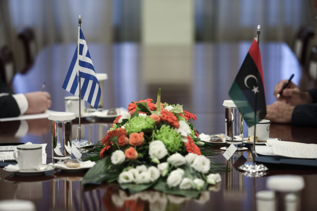 Η Ελλάδα ενισχύει τις σχέσεις της με τη Λιβύη –  Εμπρηστική ρητορική από τον Ερντογάν