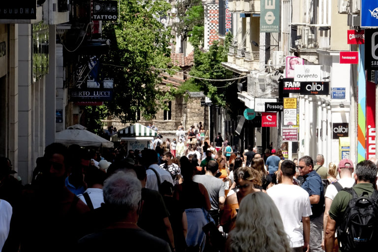 Β. Παπαευαγγέλου: Σε δύο εβδομάδες πενταπλασιάστηκαν τα κρούσματα