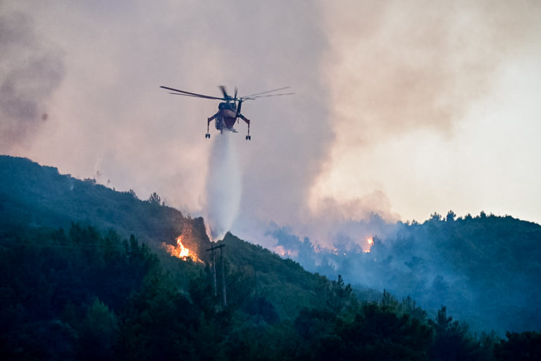 Πάτρα: Φωτιά σε αγροτοδασική έκταση στο Λάππα Αχαΐας
