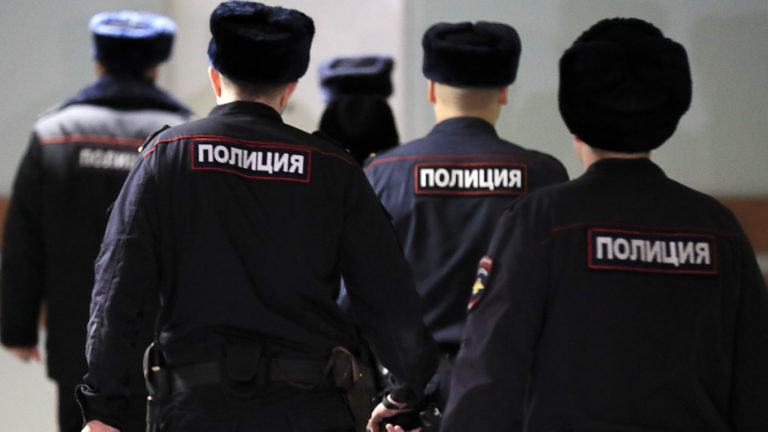 Ρωσία: Ο επικεφαλής ρωσικού ιστότοπου ερευνητικής δημοσιογραφίας λέει ότι η αστυνομία πραγματοποιεί έρευνες στο σπίτι του