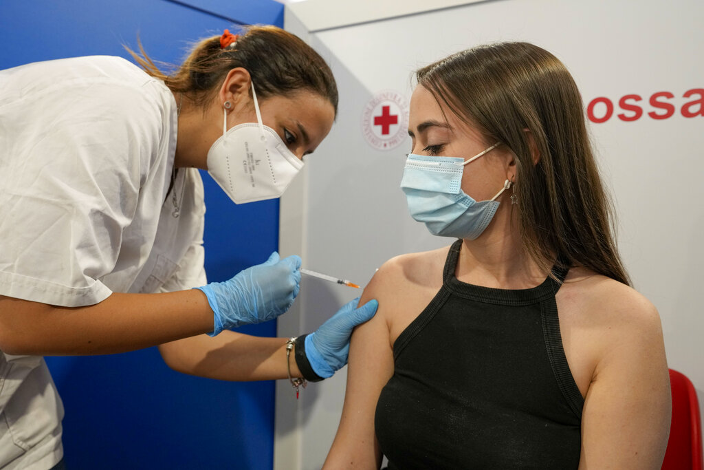 Ιταλία: Πρόταση για αναστολή πληρωμής μισθών των υπαλλήλων σε περίπτωση μη εμβολιασμού