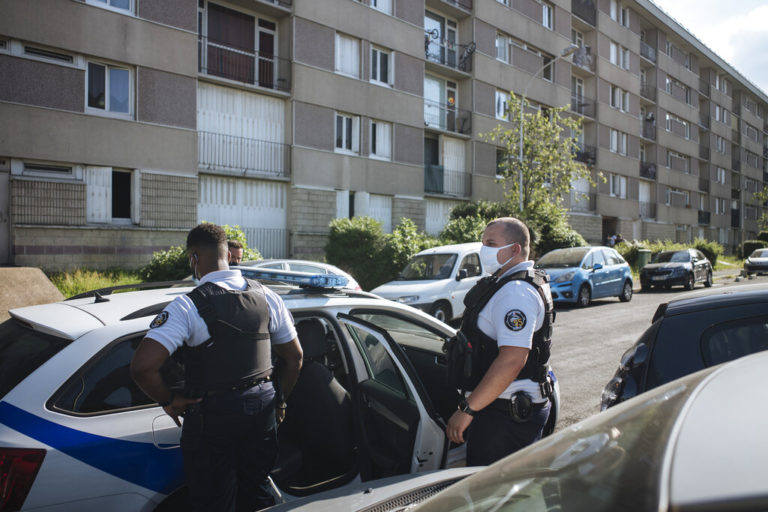 Γαλλία: Ανθρωποκυνηγητό άνδρα για τη δολοφονία γυναίκας στο χωριό Gréolières