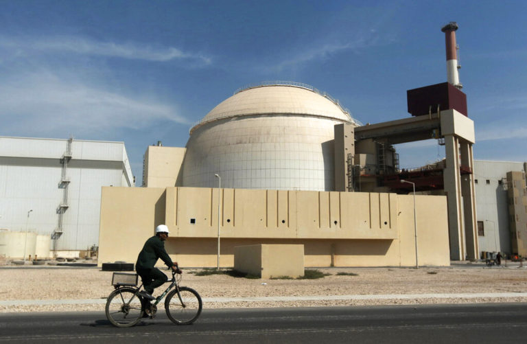 Διεθνείς πιέσεις στο Ιράν για το πυρηνικό πρόγραμμά του
