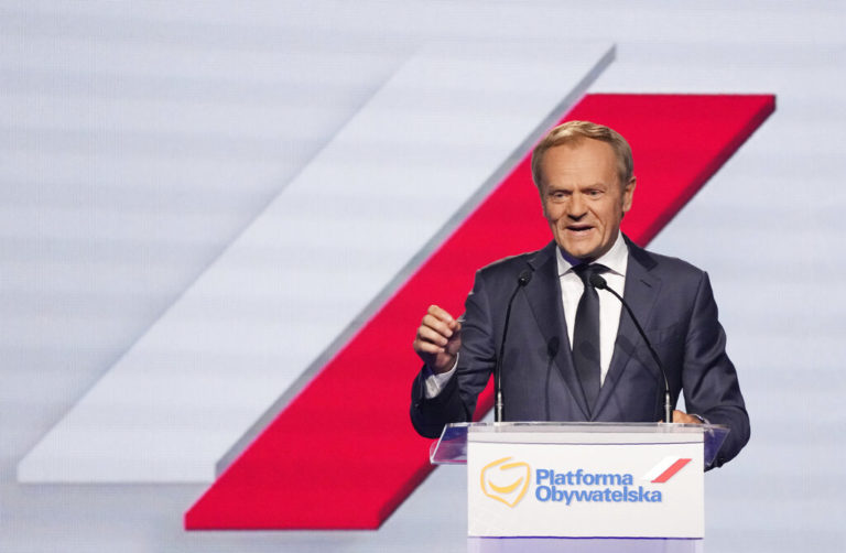 Πολωνία: Ο πρώην πρόεδρος του Ευρωπαϊκού Συμβουλίου Ντόναλντ Τουσκ στην ηγεσία του αντιπολιτευόμενου κόμματος PO