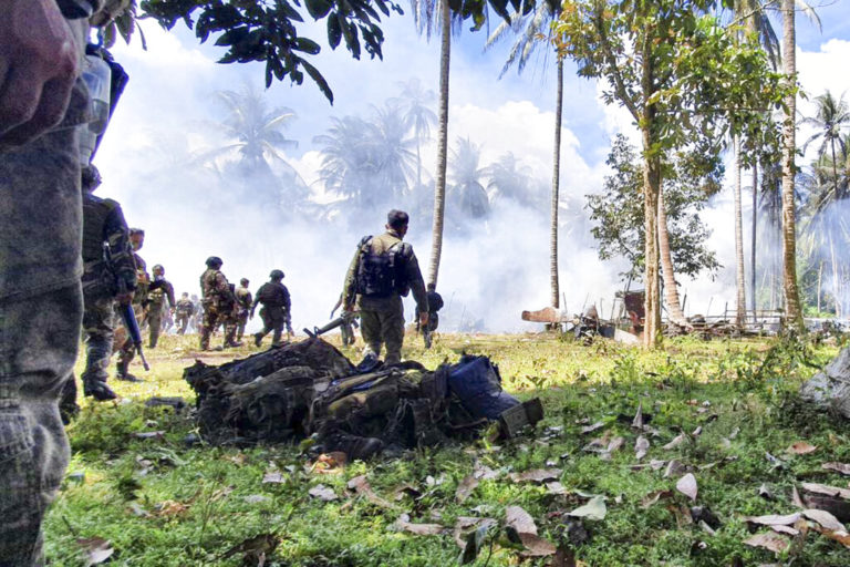 Φιλιππίνες: Στους 52 οι νεκροί από τη συντριβή μεταγωγικού C-130 στο νησί Χολό