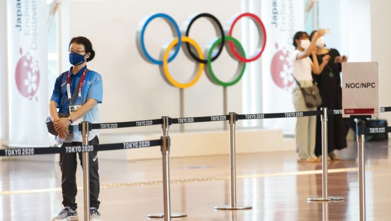 Οι Ολυμπιακοί Αγώνες πλησιάζουν ενώ τα κρούσματα αυξάνονται