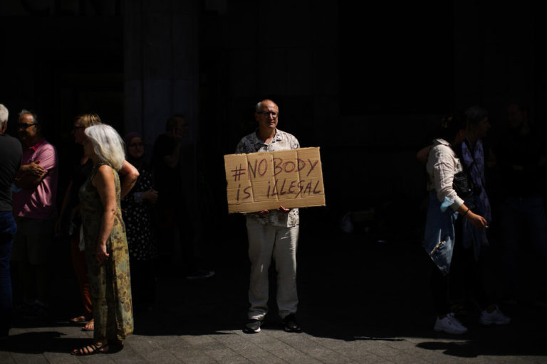 Βέλγιο: Η απεργία πείνας εκατοντάδων μεταναστών θέτει σε κίνδυνο τη βελγική κυβέρνηση