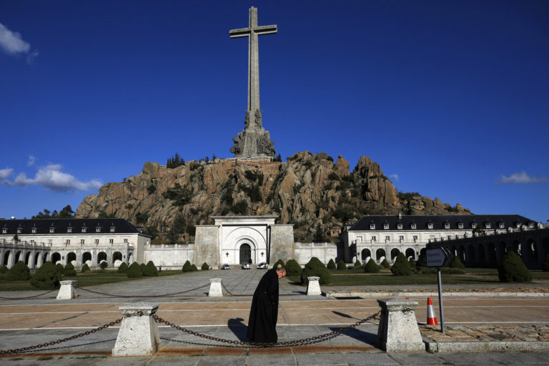 Ισπανία: Για πρώτη φορά με νόμο καταδικάζεται το πραξικόπημα του ’36 και η στρατιωτική δικτατορία του Φράνκο