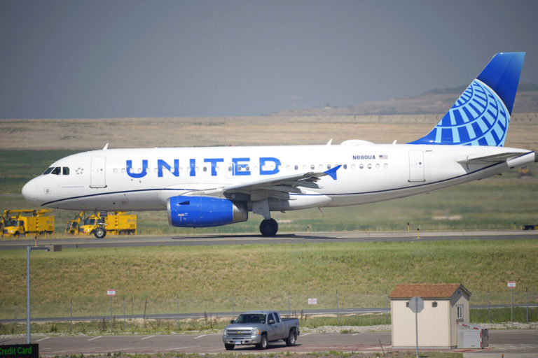 United Airlines: Οικονομικές απώλειες, αλλά με τετραπλασιασμό εσόδων στο δεύτερο τρίμηνο του 2021