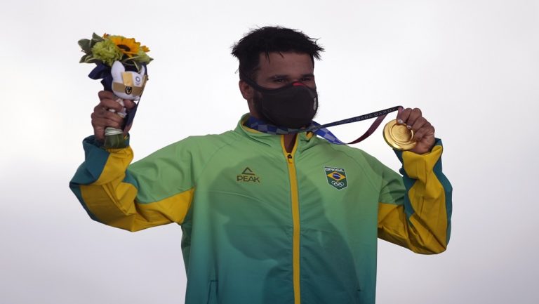 Ολυμπιακοί Αγώνες Σέρφινγκ ανδρών: Πρώτος χρυσός Ολυμπιονίκης ο Φερέιρα