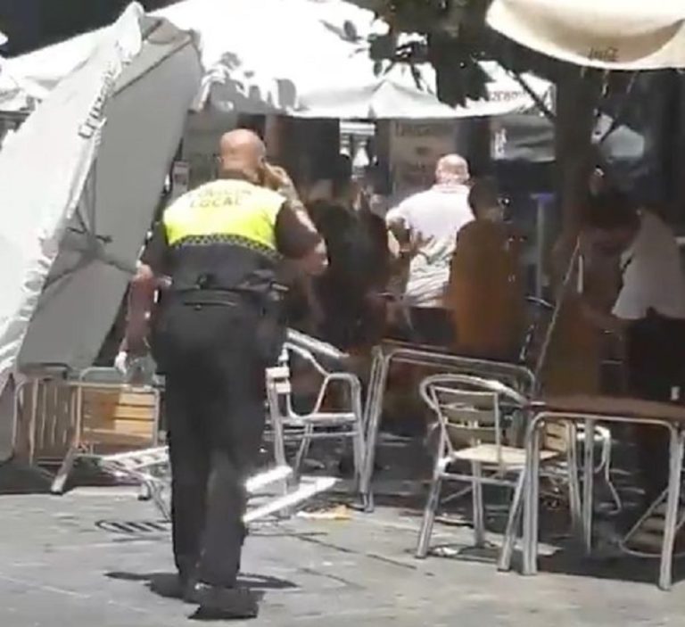 Ισπανία – Μαρμπέγια: Τουλάχιστον 12 τραυματίες από την ανεξέλεγκτη πορεία αυτοκινήτου σε πεζόδρομο της Μαρμπέγια