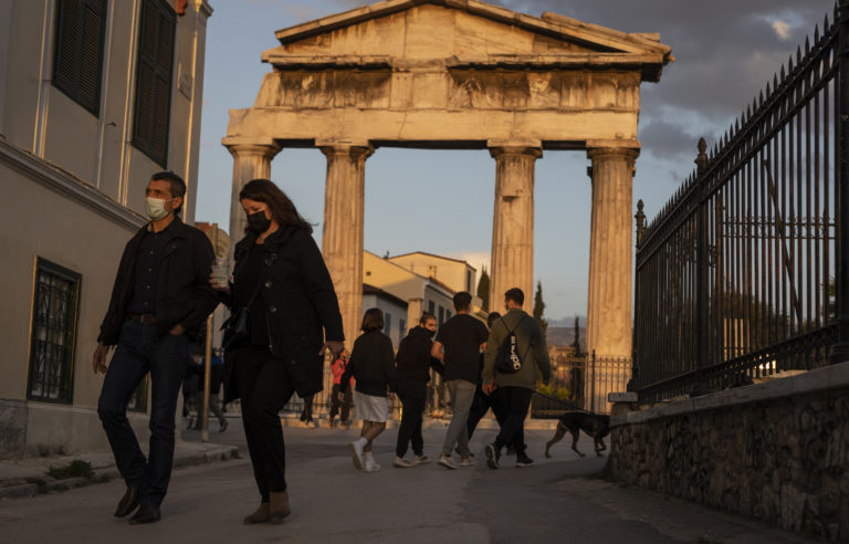 Έρευνα ΙΣΑ: Το 68% των πολιτών εμπιστεύεται τα εμβόλια – Το 12% των ανεμβολίαστων πείθει ο οικογενειακός ιατρός