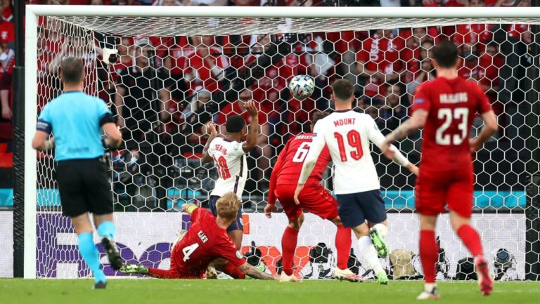 Για πρώτη φορά σε τελικό η Αγγλία που νίκησε στην παράταση 2-1 τη Δανία