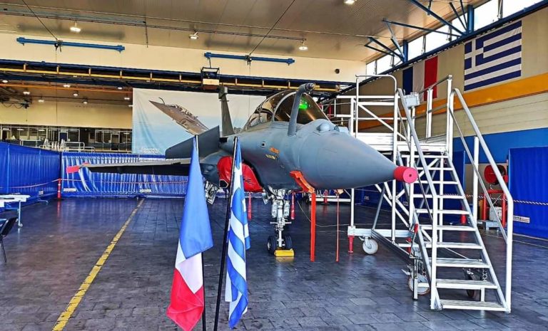 Στη Γαλλία αύριο ο ΥΕΘΑ για την τελετή παραλαβής του πρώτου μαχητικού αεροσκάφους Rafale