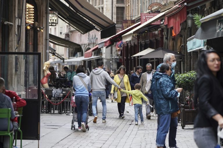 Γαλλία: Πάνω από 12.500 νέα κρούσματα κορονοϊού σε ένα 24ωρο