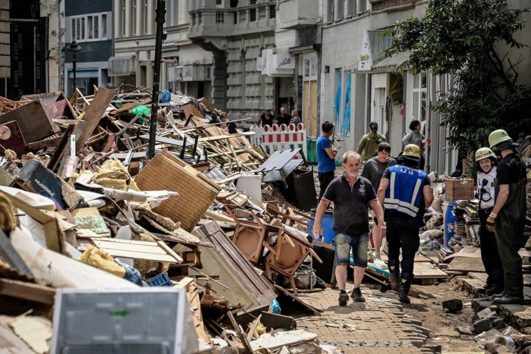 Φονικές πλημμύρες – Βιβλική καταστροφή σε Δυτική Γερμανία και Βέλγιο (video)