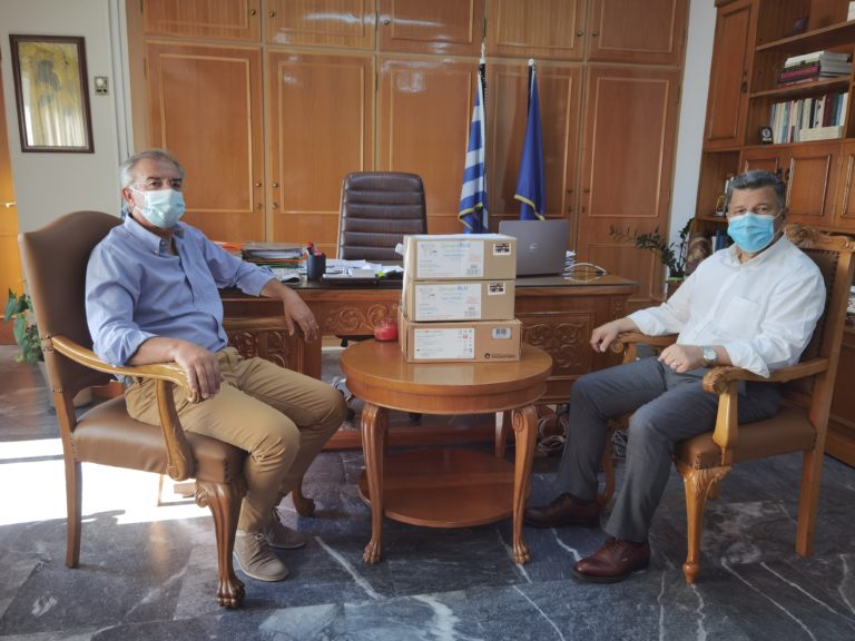 Στήριξη με εξοπλισμό του νοσοκομείου Κυπαρισσίας από την Περιφέρεια Πελοποννήσου