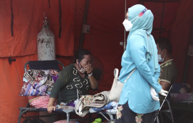 Ινδονησία: Σε εφαρμογή αυστηροί περιορισμοί μπροστά στην «έκρηξη» κρουσμάτων κορονοϊού