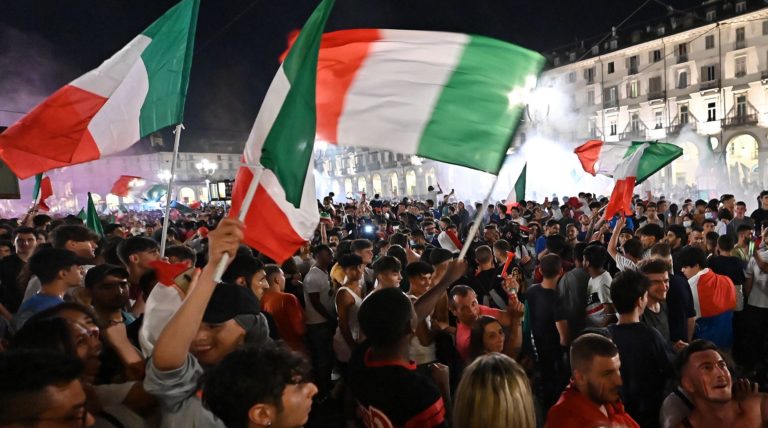 Συνεχίζονται οι πανηγυρισμοί στην Ιταλία για την κατάκτηση του Euro