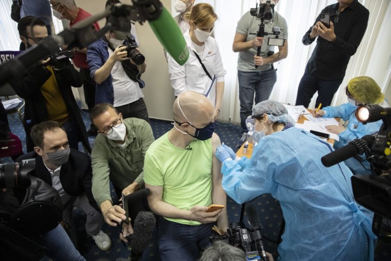 Ρωσία: Ξεκίνησε και επισήμως ο ενισχυτικός επανεμβολιασμός στη Μόσχα
