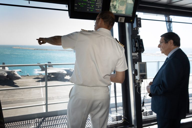 Κύπρος: Το αεροπλανοφόρο του Ηνωμένου Βασιλείου Queen Elizabeth I επισκέφθηκε ο Ν. Αναστασιάδης