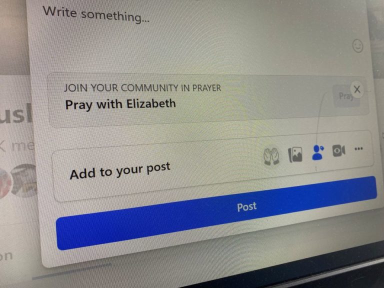 Facebook: Ζητά πλέον και τις προσευχές των χρηστών του – Οι δυνατότητες που παρέχει το νέο εργαλείο