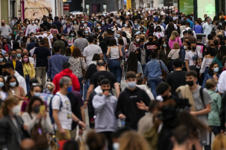 Σαρώνει η πανδημία στην Ευρώπη: Πάνω από 50 εκατ. τα κρούσματα – Tο 1,3 εκατ. πλησιάζουν οι θάνατοι