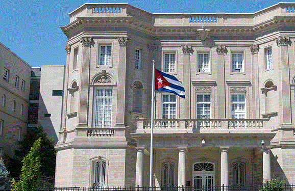 Η Κούβα καταγγέλλει ότι η πρεσβεία της στο Παρίσι δέχθηκε επίθεση με μολότοφ – Επιρρίπτει ευθύνες στις ΗΠΑ