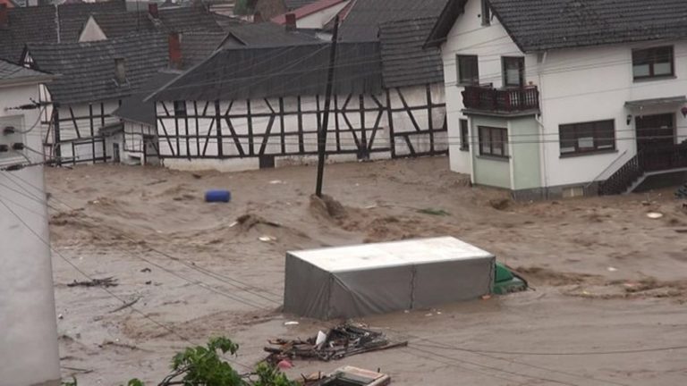 Νεκροί και αγνοούμενοι από τις πλημμύρες στη Γερμανία