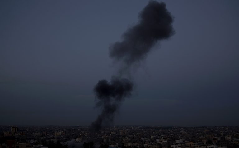 Αεροπορικά πλήγματα του Ισραήλ στη Γάζα – Αντίποινα για τα μπαλόνια με εμπρηστικούς μηχανισμούς
