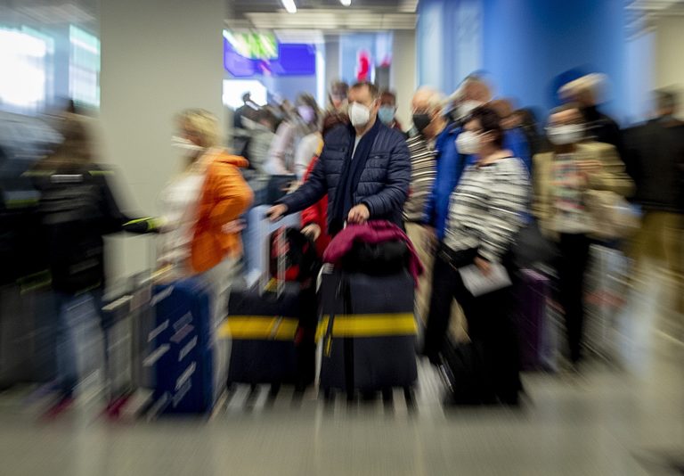 Γερμανία: Υποχρεωτικά τεστ για όλους όσοι φθάνουν στη χώρα από 1ης Αυγούστου