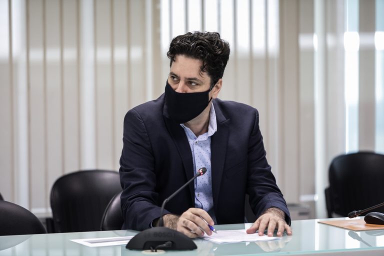 Φ. Κουρμούσης στο Πρώτο: Πάνω από 30.000 νοικοκυριά και επιχειρήσεις έχουν ξεκινήσει την αίτηση για εξωδικαστικό συμβιβασμό (audio)