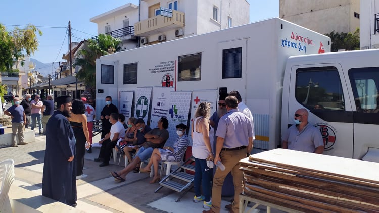 Με ταχείς ρυθμούς οι εμβολιασμοί από Κινητές Μονάδες στην Κρήτη — Ο πρώτος κατ’ οίκον εμβολιασμός στην Ελλάδα (video)