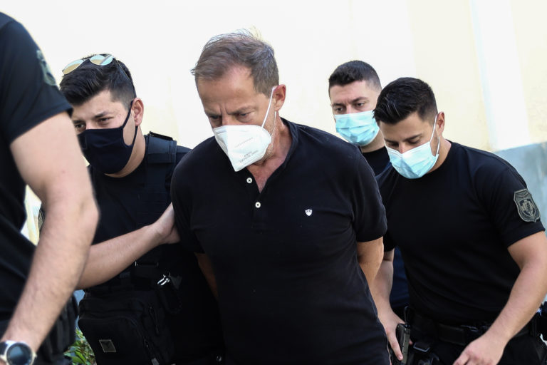 Δ. Λιγνάδης: Απολογείται για δύο ακόμη βιασμούς (video)
