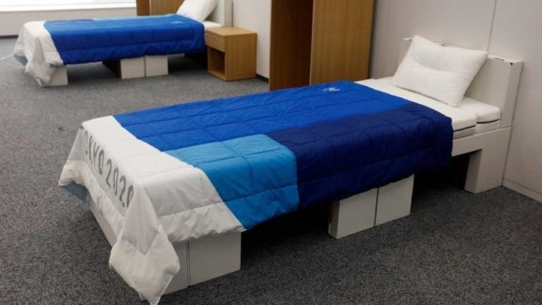Τα ειδικά κρεβάτια των αθλητών στο Ολυμπιακό Χωριό