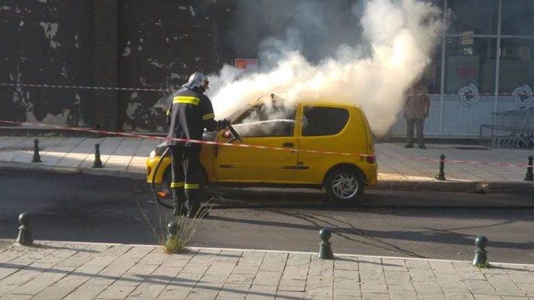 Φλώρινα: Όχημα τυλίχθηκε στις φλόγες – Άμεση επέμβαση της Πυροσβεστικής (βίντεο)