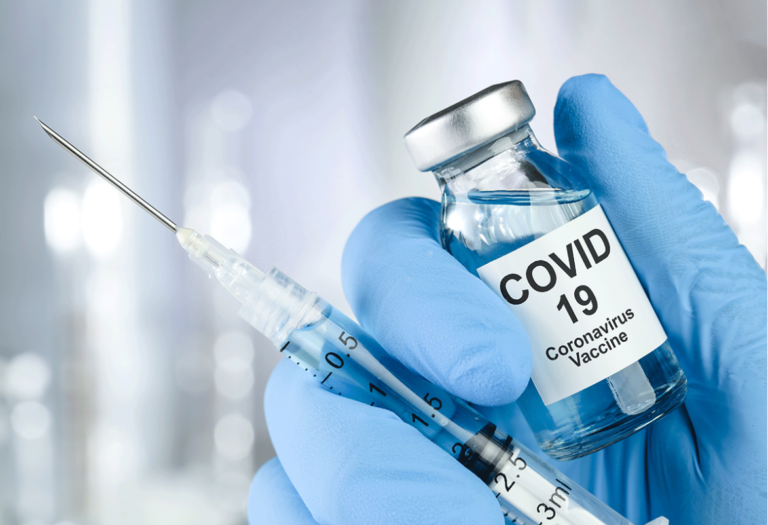 Η ΕΕ παρατείνει τον έλεγχο των εξαγωγών εμβολίων κατά της Covid-19 ως τα τέλη Δεκεμβρίου