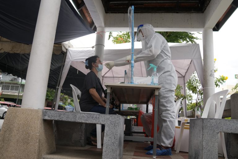 Ταϊλάνδη: Εκατοντάδες υγειονομικοί πλήρως εμβολιασμένοι με το Sinovac μολύνθηκαν με κορονοϊό