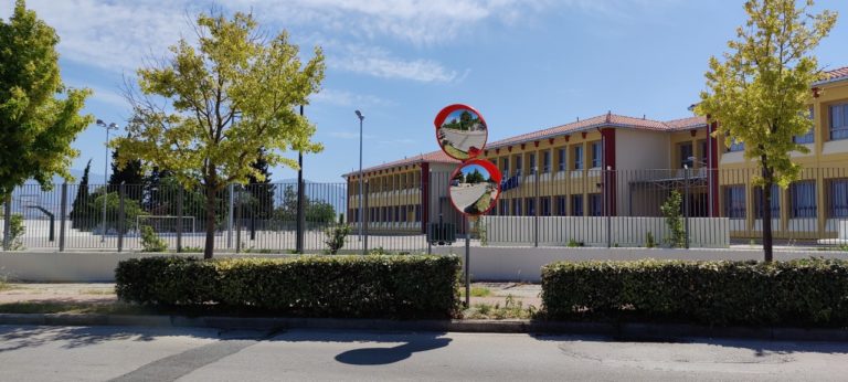 ΟΣΕΘ: Σήμανση για την βελτίωση της οδικής ασφάλειας έξω από το 2ο Γυμνάσιο Θέρμης