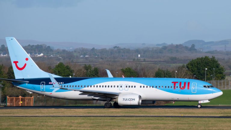 Ακυρώσεις πτήσεων και πακέτων διακοπών ανακοίνωσε η TUI από το Ηνωμένο Βασίλειο