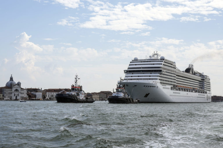 Ιταλία: Απαγόρευση αποβίβασης των επιβατών από τα κρουαζιερόπλοια στην πόλη της Βενετίας
