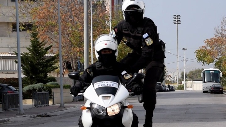 Θεσσαλονίκη: Αστυνομικός εκτός υπηρεσίας έπιασε “στα πράσα” δύο πορτοφολάδες