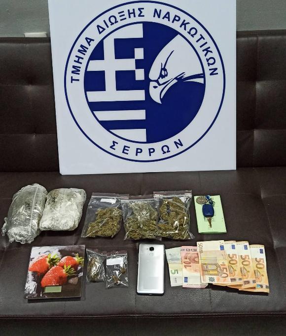 Σέρρες: Ο «Άτλας» ξετρύπωσε ναρκωτικά σε αυτοκίνητο και υπόγειο οικοδομής (video)