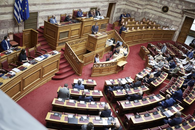 Υπερψηφίστηκε το νομοσχέδιο για την Παιδεία με 158 ψήφους – Κατά 133 βουλευτές