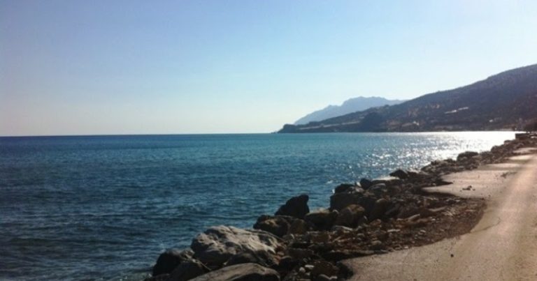 Η διάβρωση των ακτών, απειλή για το παραλιακό μέτωπο των Χανίων