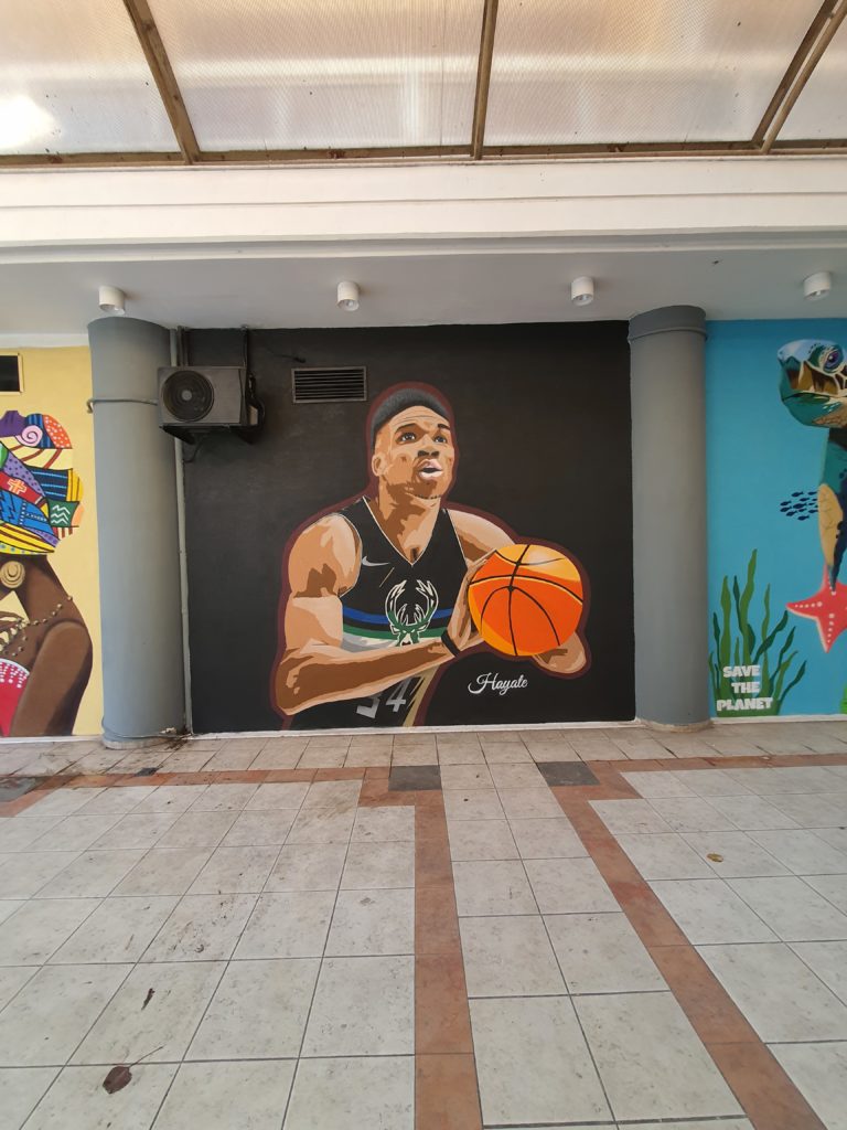 Mural με τον Αντετοκούμπο σε τοίχο της ανατολικής Θεσσαλονίκης