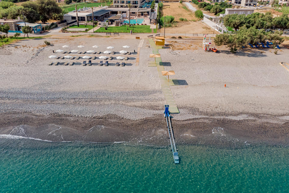 Χανιά: Ολοκληρωμένες υποδομές Δήμου Πλατανιά  για την προσβασιμότητα των ΑμεΑ στη θάλασσα.